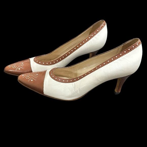 Bally Diandra White Leather pump with brown Cap Toe and broguing detail size 8 N - Picture 6 of 16